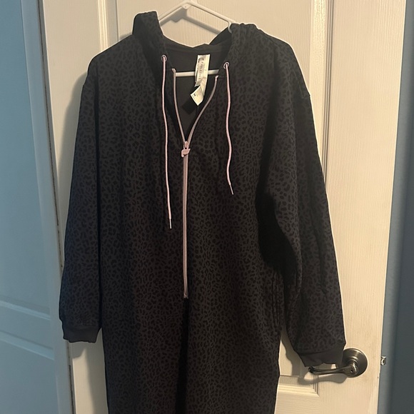 Fabletics hooded onesie pajama. Size M - Picture 1 of 4